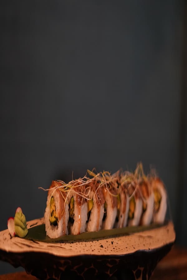 Cubierto de Wagyu relleno de aguacate y pepino